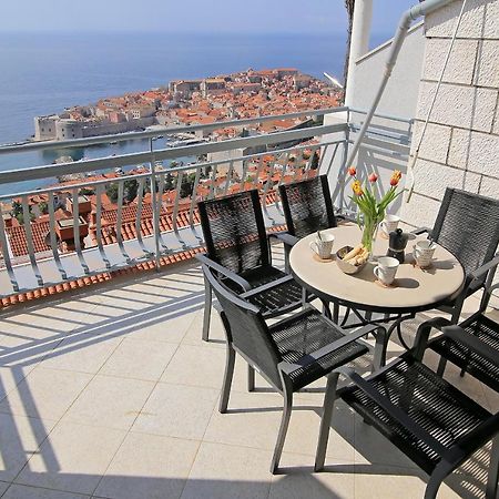 Spacious 2 Bedroom Apt Luxeview- Oldtownview, 10Min To Town Дубровник Екстериор снимка