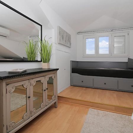 Spacious 2 Bedroom Apt Luxeview- Oldtownview, 10Min To Town Дубровник Екстериор снимка
