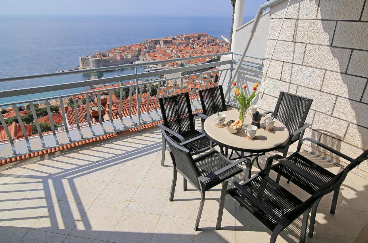 Spacious 2 Bedroom Apt Luxeview- Oldtownview, 10Min To Town Дубровник Екстериор снимка