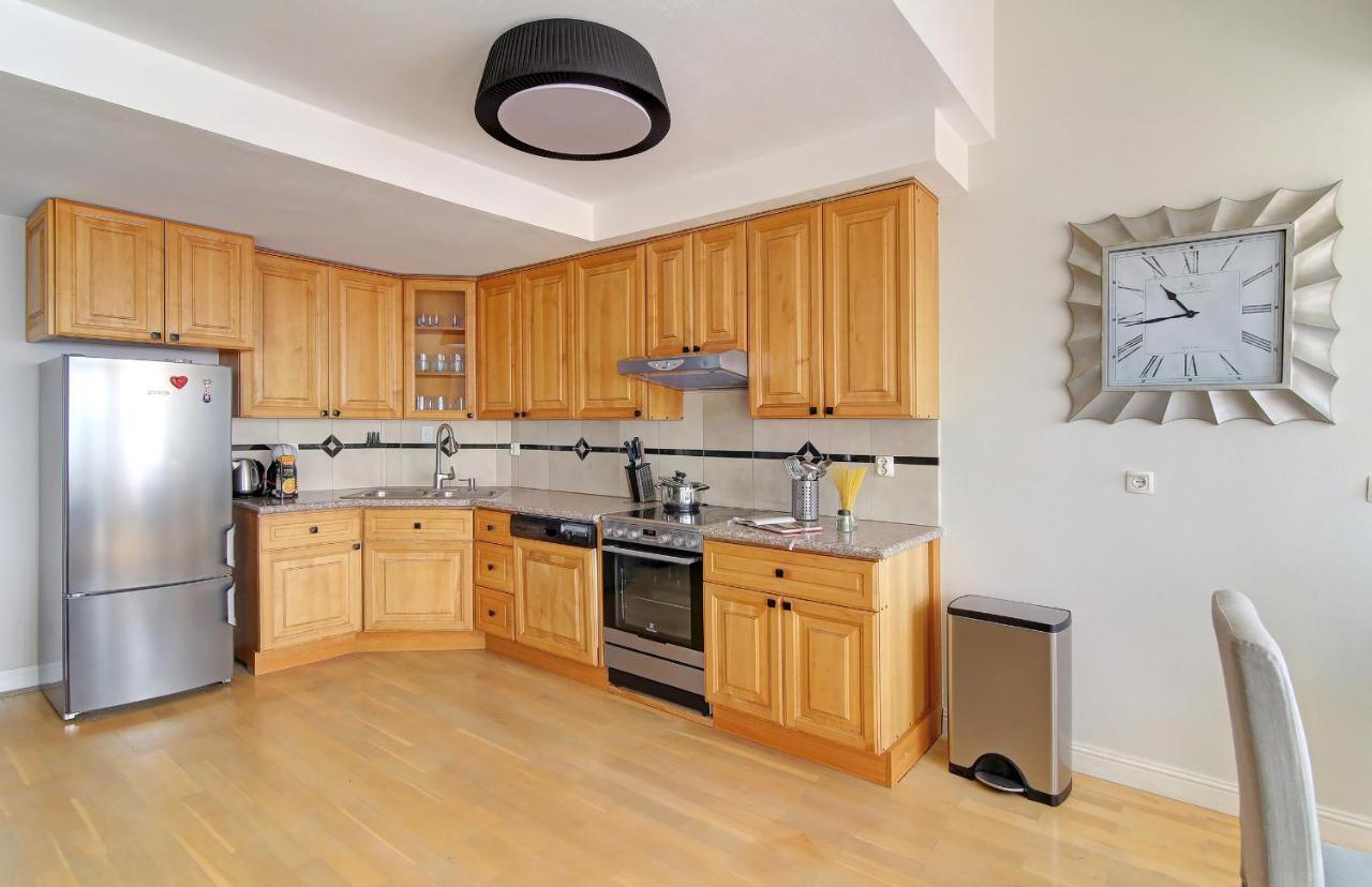 Spacious 2 Bedroom Apt Luxeview- Oldtownview, 10Min To Town Дубровник Екстериор снимка